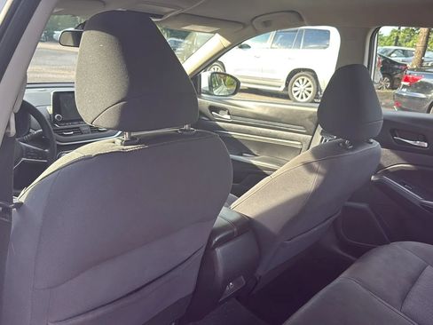 Used 2019 Nissan Altima 2.5 S FWD image 15