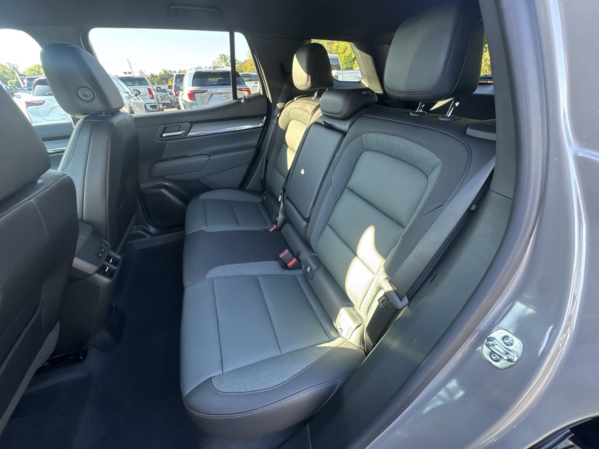 New 2027 GMC Terrain AT4 w/ Convenience Package III AWD/4WD image 24