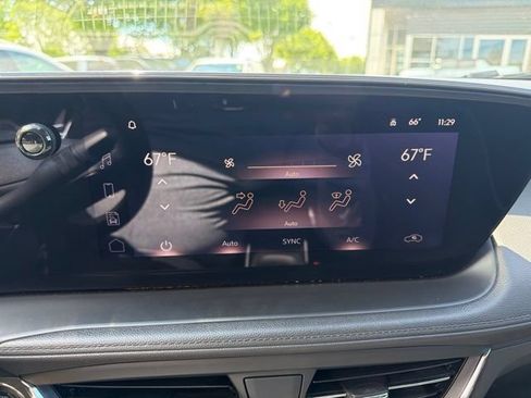 Used 2025 Buick Encore GX Avenir w/ Avenir Convenience Package AWD/4WD image 15
