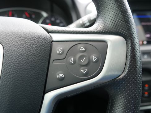 Used 2024 GMC Terrain SLE w/ Driver Convenience Package image 19