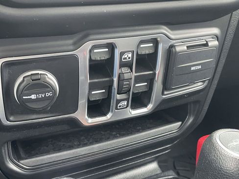 Used 2023 Jeep Gladiator Overland AWD/4WD image 19