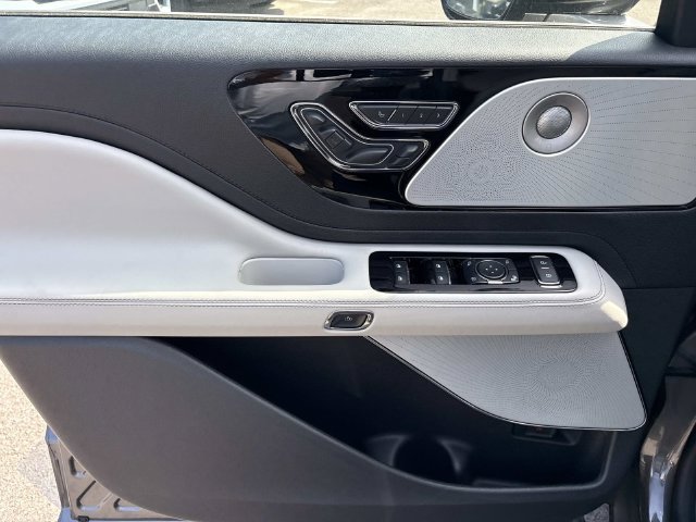 New 2027 Lincoln Aviator Reserve AWD/4WD image 18
