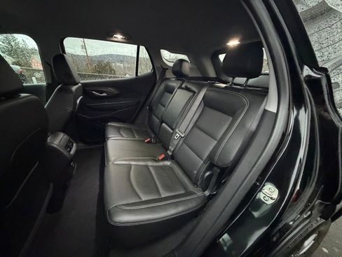 Used 2024 GMC Terrain SLT image 10