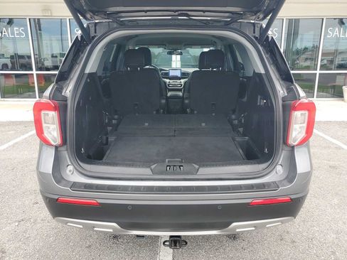 Used 2023 Ford Explorer XLT w/ Equipment Group 202A RWD image 6