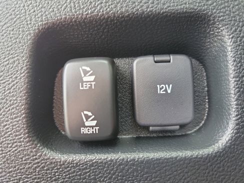 Certified 2023 Ford Edge SEL w/ Convenience Package image 9