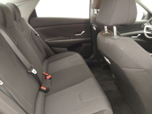 Used 2024 Hyundai Elantra SE FWD image 19