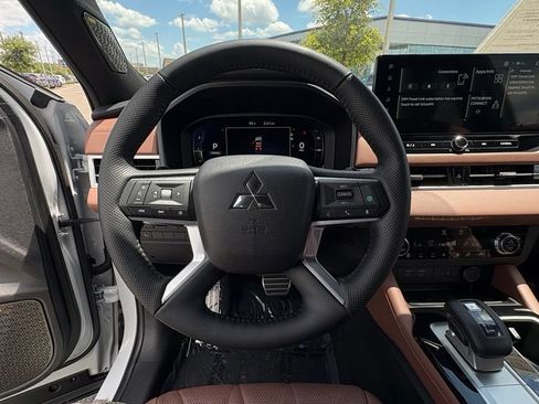 Used 2025 Mitsubishi Outlander SEL FWD image 26