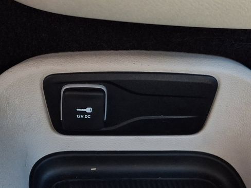 Certified 2023 Chrysler Pacifica Touring-L FWD image 24
