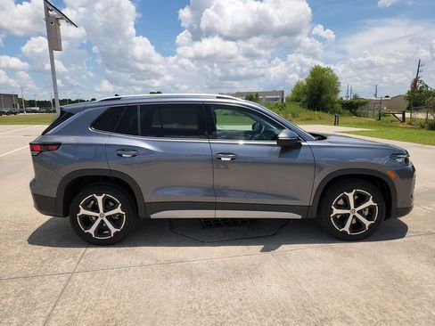 Used 2026 Volkswagen Tiguan SE AWD/4WD image 4