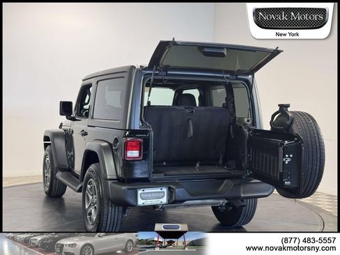 Used 2023 Jeep Wrangler Sport AWD/4WD image 10