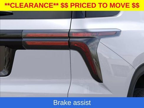 New 2026 Chevrolet Traverse LT w/ Driver Confidence Package FWD image 12