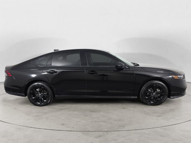 Used 2025 Honda Accord SE image 4