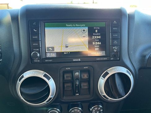 Used 2014 Jeep Wrangler Unlimited Rubicon w/ Connectivity Group image 14