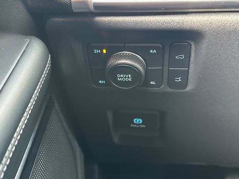 Used 2025 Ford Expedition Max Platinum AWD/4WD image 29