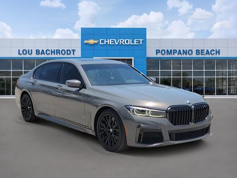 Used 2022 BMW 740i w/ M Sport Package RWD image 1