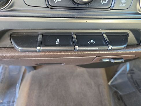 Used 2018 Chevrolet Silverado 1500 LT w/ All Star Edition image 28