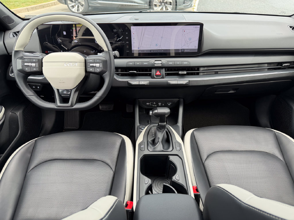 Used 2025 Kia K4 GT-Line w/ GT-Line Premium Package FWD image 2