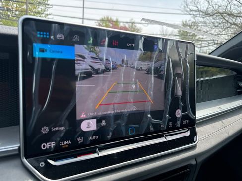 New 2026 Volkswagen Tiguan SE R-Line AWD/4WD image 10