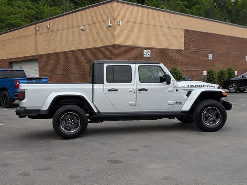 Used 2023 Jeep Gladiator Rubicon w/ Cold Weather Group AWD/4WD image 10