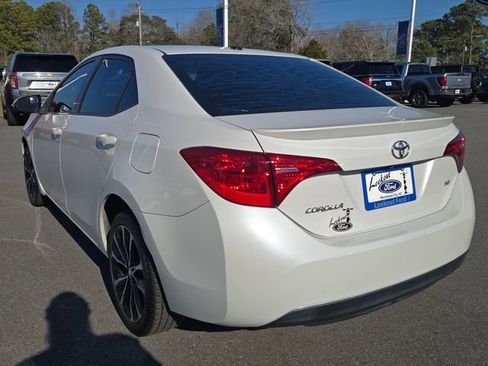 Used 2019 Toyota Corolla SE image 3
