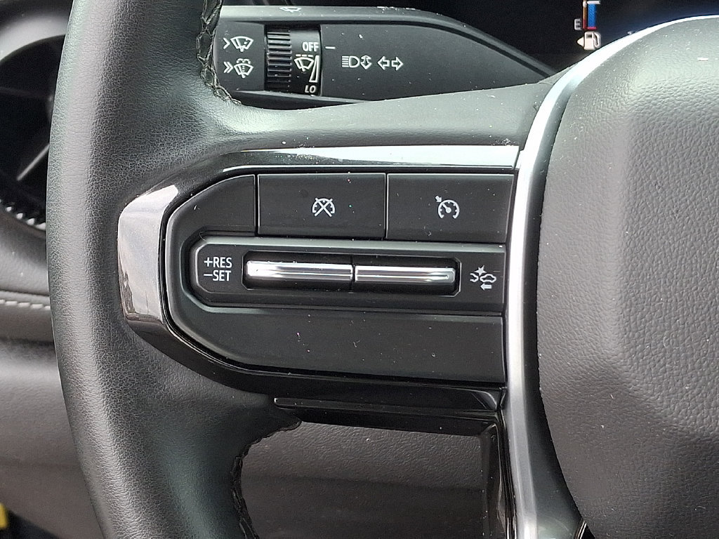 Used 2023 Chevrolet Colorado LT w/ LT Convenience Package II AWD/4WD image 21