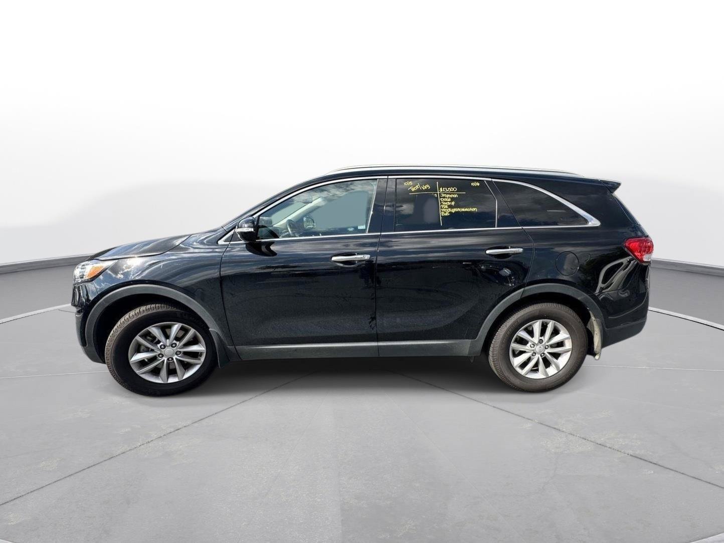 Used 2017 Kia Sorento FWD w/ LX Convenience Package image 9