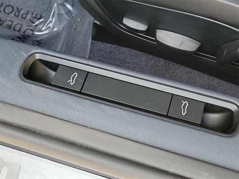 Certified 2025 Porsche 911 Carrera image 26