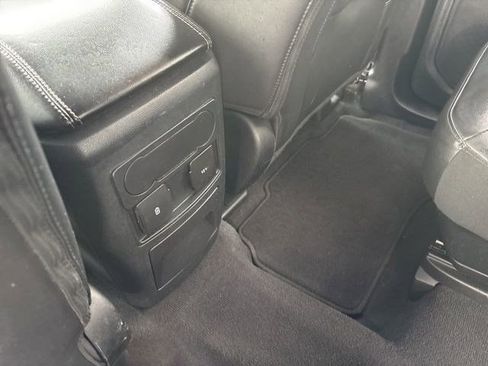 Used 2022 Ford Explorer XLT w/ Equipment Group 202A image 34