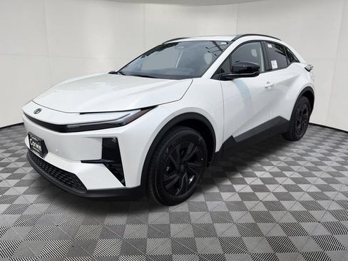 Used 2026 Toyota C-HR AWD/4WD image 4
