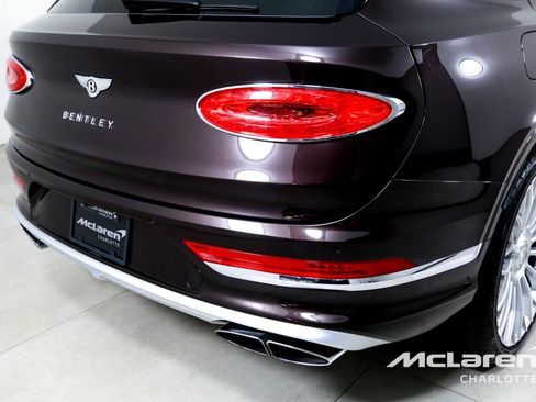 Used 2023 Bentley Bentayga Extended Wheelbase image 42