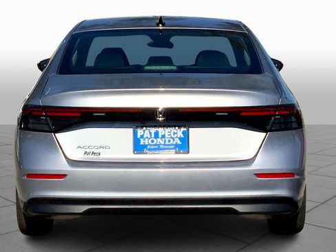 Used 2025 Honda Accord SE image 4