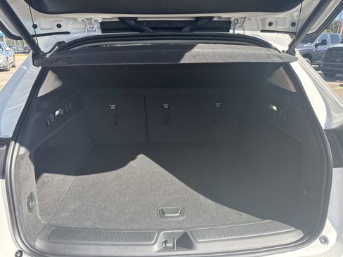 Used 2023 Buick Envision Essence w/ Sport Touring Package image 8