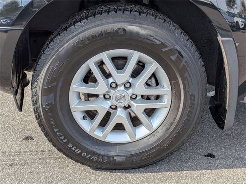 Used 2020 Nissan Frontier SV image 10