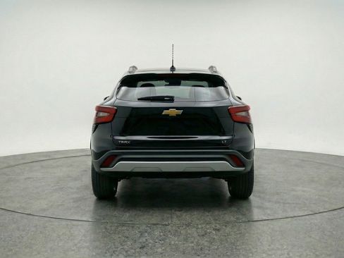 Used 2025 Chevrolet Trax LT w/ LT Convenience Package image 7