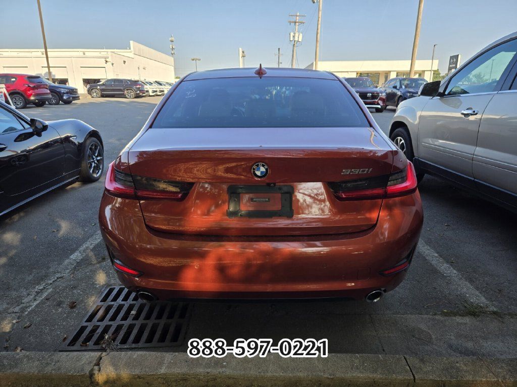 Used 2019 BMW 330i Sedan w/ Premium Package RWD image 4