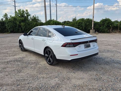 Used 2024 Honda Accord Sport image 3