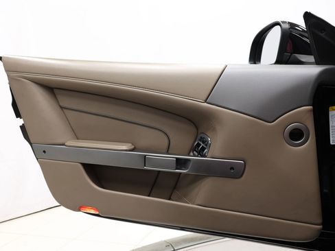 Used 2015 Aston Martin DB9 Volante Carbon Edition Convert image 10