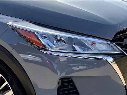Used 2023 Nissan Kicks SV FWD image 27