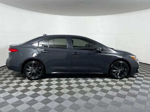 Used 2026 Toyota Corolla SE FWD image 4