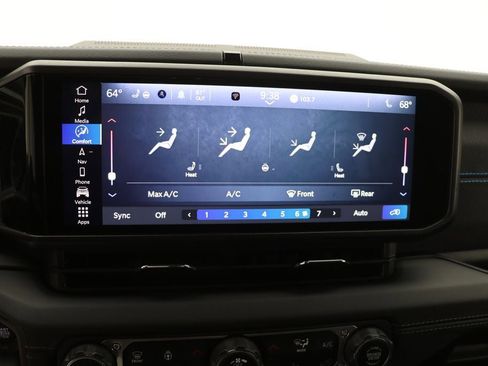 Used 2024 Jeep Wrangler Unlimited Rubicon 4xe image 29