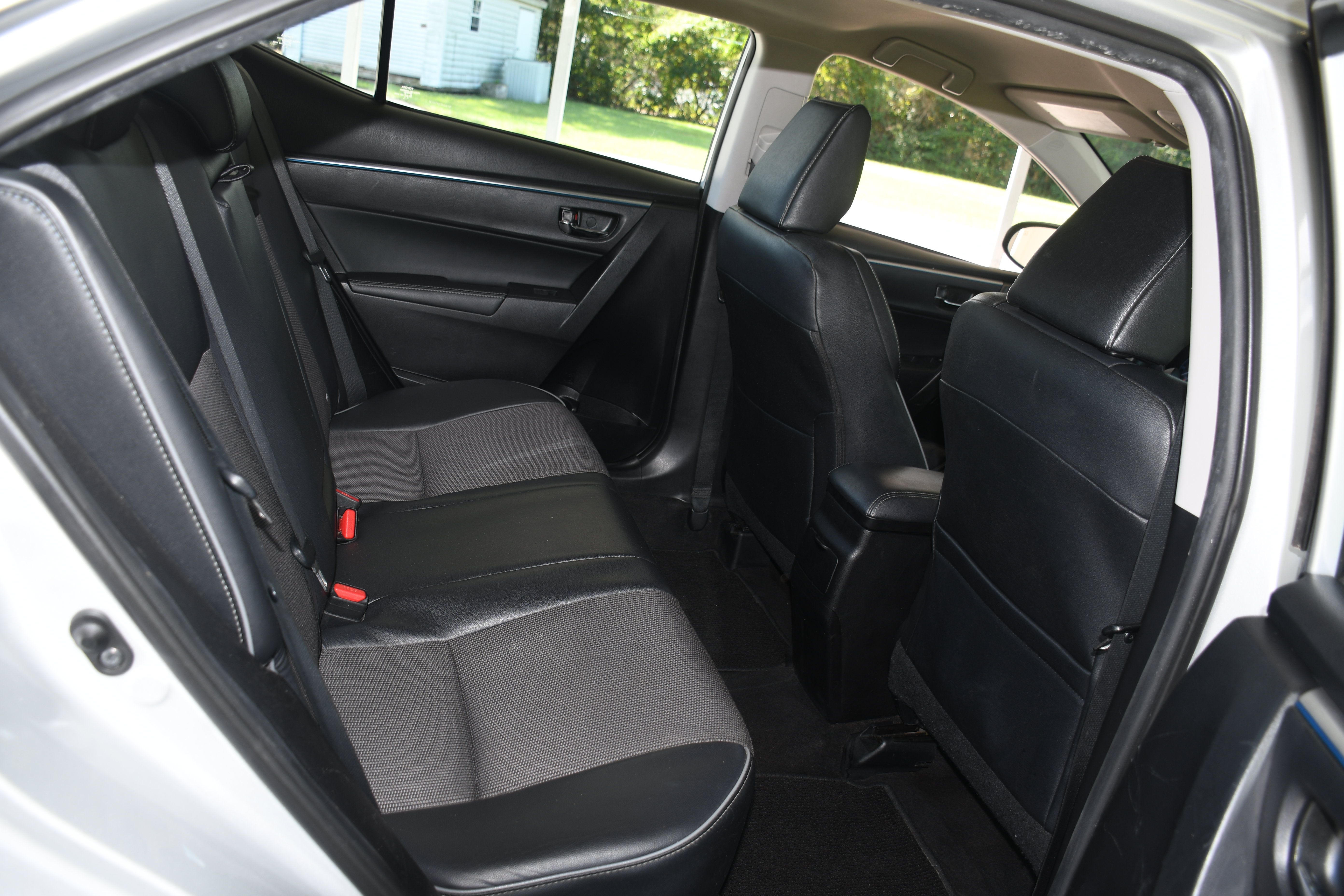 Used 2016 Toyota Corolla S FWD image 17