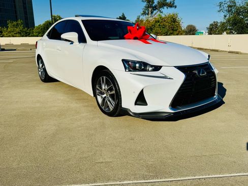 Used 2020 Lexus IS 300 w/ Premium Package image 39