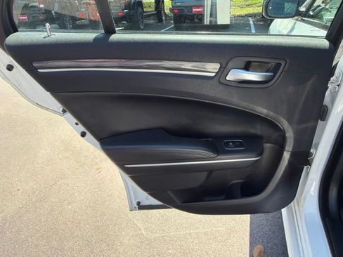 Used 2021 Chrysler 300 Touring L RWD image 15