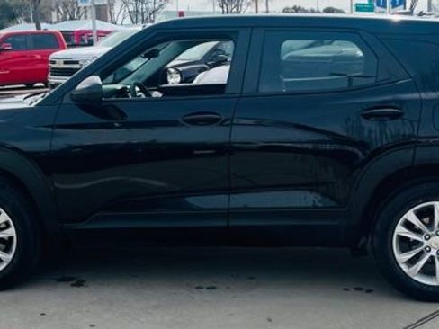 Used 2023 Chevrolet TrailBlazer LS image 5