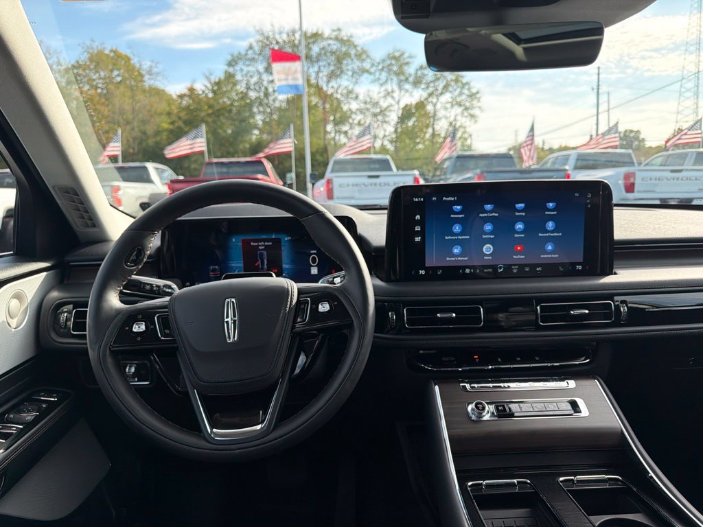 Used 2026 Lincoln Aviator Reserve AWD/4WD image 32