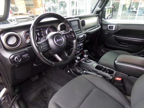 Used 2021 Jeep Gladiator Sport image 12