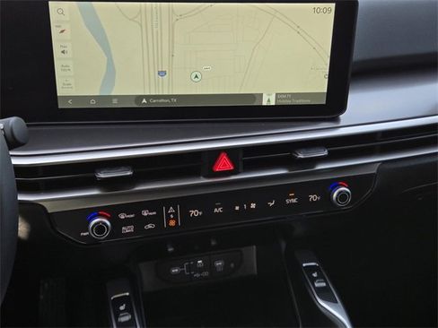 Certified 2025 Kia Sorento EX image 22