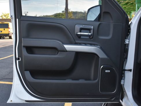 Used 2018 Chevrolet Silverado 1500 LTZ Z71 w/ LPO, Black Pack AWD/4WD image 12