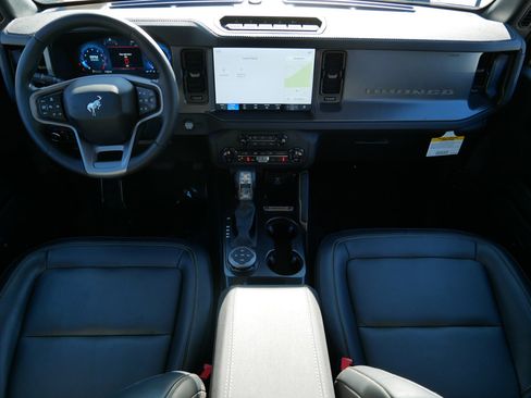 Used 2025 Ford Bronco Badlands AWD/4WD image 10