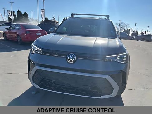 Used 2025 Volkswagen Taos SE image 9